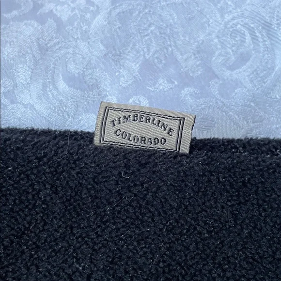 Timberline Colorado Authentic Outerwear Black Vest with Floral Embroidery. - Picture 4 of 5